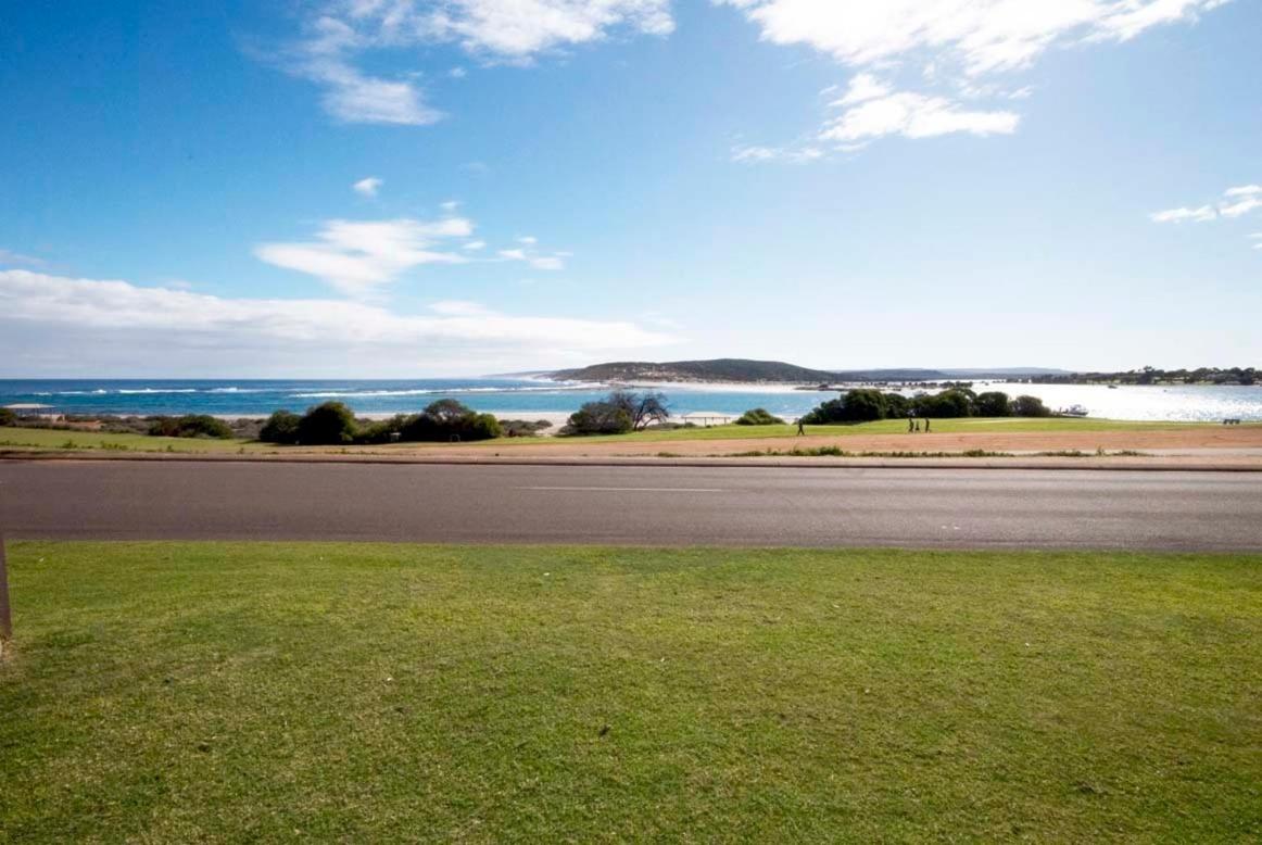 Pelican Shore Oceanfront Villa 6 Kalbarri Esterno foto